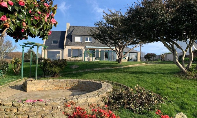 Plouguerneau House | Confortable Gîte Face à la mer