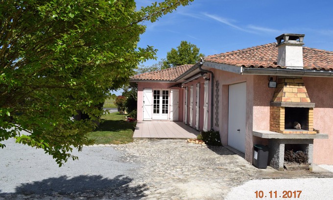 Civrac-en-Medoc House | Confortable Maison Entre Campagne ET Ocean