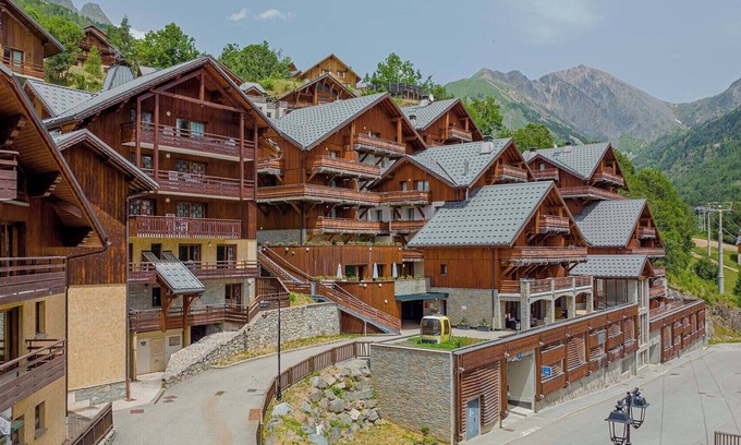 Vaujany Apartment | Confortable Studio pour 2 + accès aux remontées