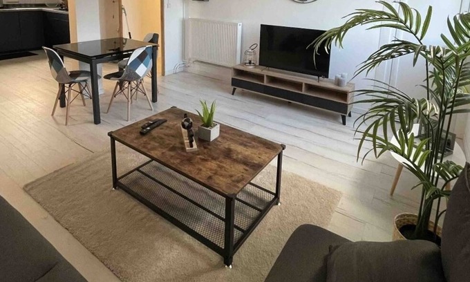 Libourne Apartment | Confortable T4 Avec Balcon, Neuf et au Calme
