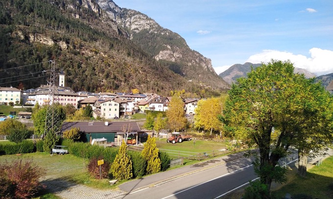 Ziano di Fiemme Apartment | Confortevole Stanza per due Persone con Bagno, Angolo Cottura e Sauna Infrarossi