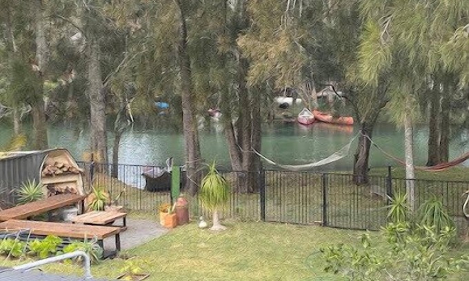 Lake Conjola House | Conjola Inn-Let - with SUP's canoe & bikes for two.