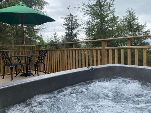 Cupar Apartment | Conker Lodge with Hot Tub