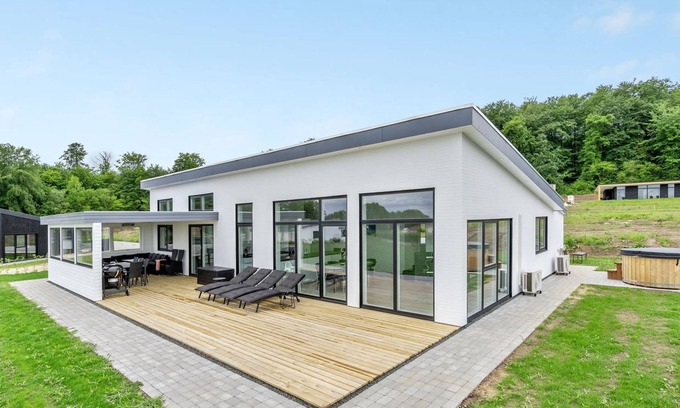 Sjølund House | "Constantin" - 500m from the sea by Interhome