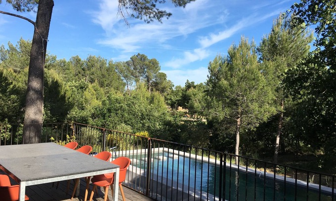 Le Puy-Sainte-Reparade Villa | Contemporary villa between Aix-en-Provence and Luberon