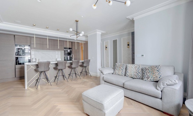 Redcliffe Apartment | Contemporarily Elegant 2BD Flat, Earl Court