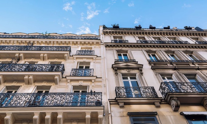 L'Europe Apartment | Contemporary 1BD Apartment, Saint Lazare!