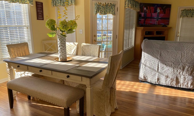 Rehoboth Beach Condo | Contemporary 3BD/2BA Condo Perfect for YOUR Next Getaway (Pleasure or Work!)
