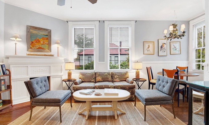 Dixon Park Condo | Contemporary and Cozy by the Park | Heated Pool Access