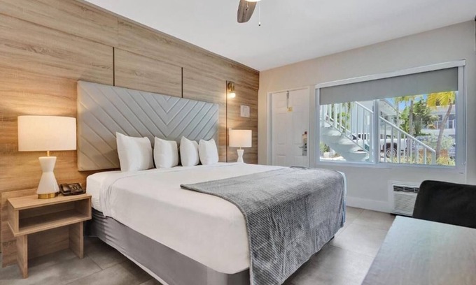 Galt Mile Hotel | Contemporary Comfort Near Lauderdale-by-the-Sea Beach – Ideal Location!