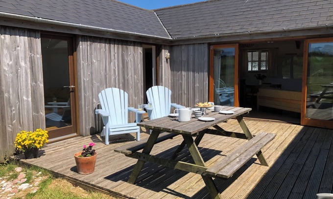 Penryn House | Contemporary converted barn, rural location very close to the coast and Falmouth