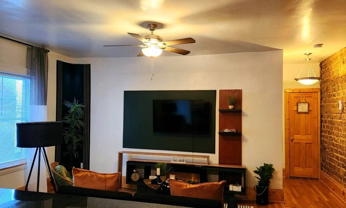 Cleveland Apartment | Contemporary Coventry:1 bd w Fireplace. NEAR Case, Cle Clinic, UH, downtown!