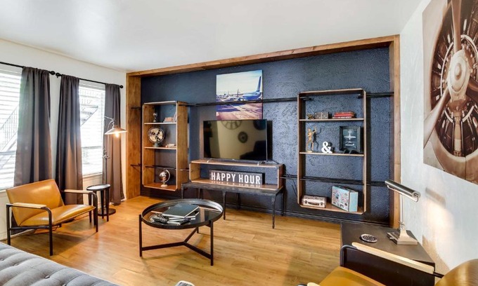 Knox - Henderson Apartment | Contemporary Dallas Condo with Pool Access!
