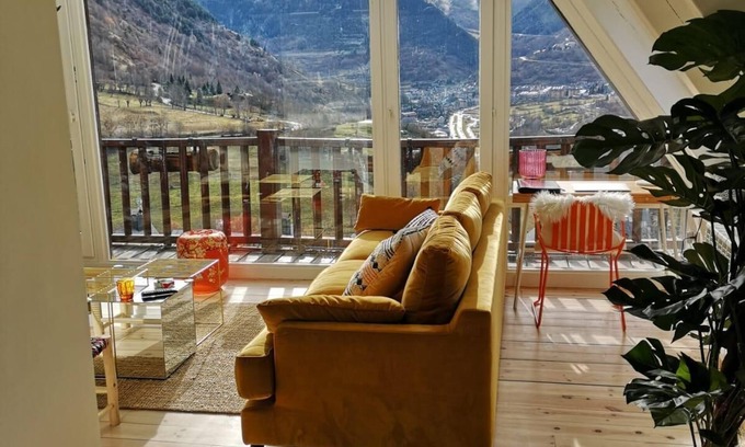 Vielha e Mijaran Apartment | CONTEMPORARY DUPLEX WITH MOUNTAIN VIEW