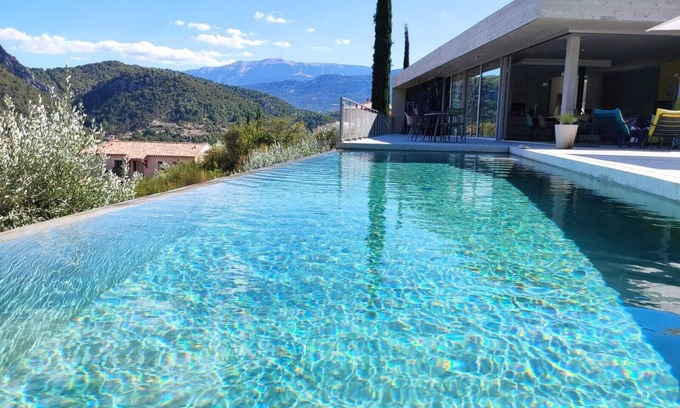 Buis-les-Baronnies Bed & Breakfast | Contemporary guest rooms in the Baronnies Provençales
