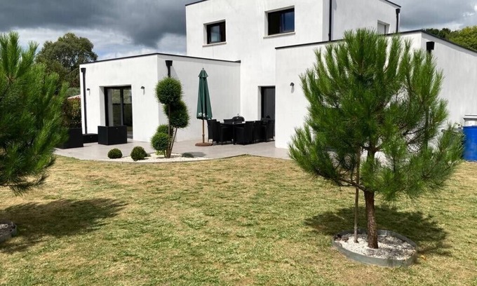 Benodet House | Contemporary house in a quiet location in the seaside resort of Bénodet