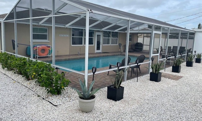Venice Gardens House | Contemporary Remodeled, minutes from beach!