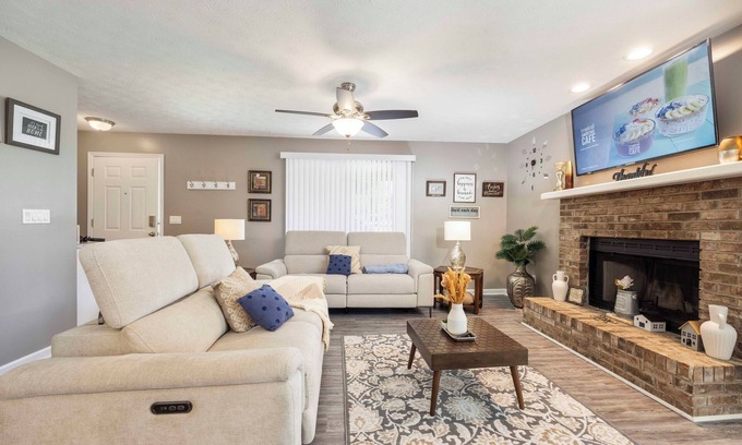 Columbus House | Contemporary Rustic Luxe Retreat - Near FT Moore