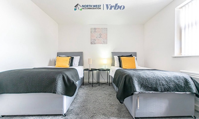 St Helens Condo | Contractor/Corporate Stays – Full Amenities, Near Liverpool and Warrington