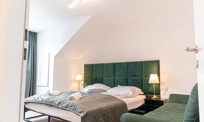 Meidling Apartment | Convenient 2BR Apt. Near U6 Station am Schöpfwerk
