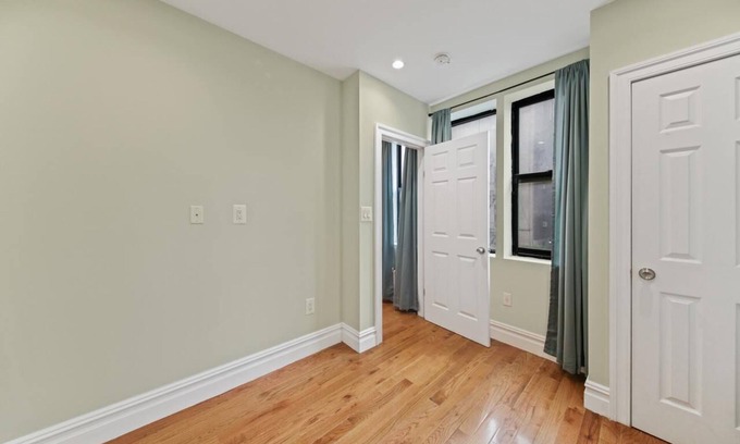 East Village Apartment | Convenient Apartment #494