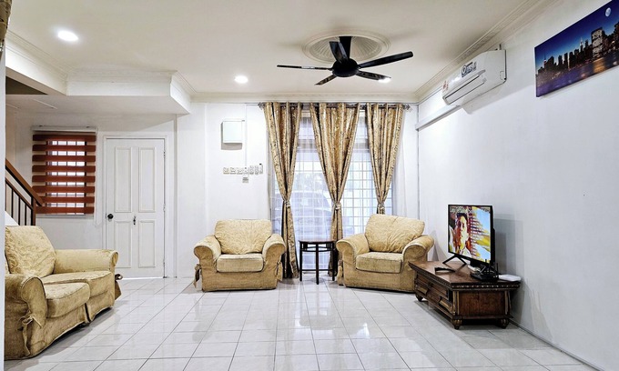Bandar Saujana Putra House | Convenient & Comfortable Family Homestay at Bandar Saujana Putra