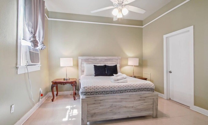 Treme Apartment | Convenient French Quarter 1br Apartment
