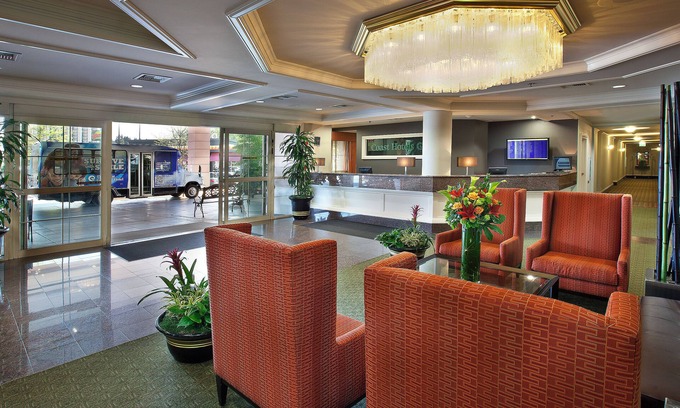 SeaTac Hotel | Convenient Location! Relaxing Room w/2 Double Beds, Free Breakfast and Parking