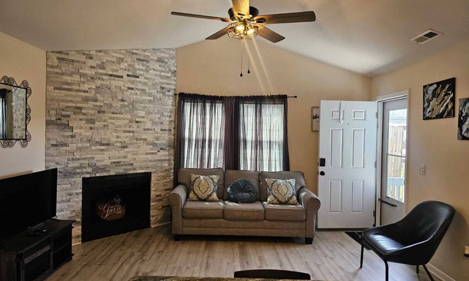 North Charleston House | Convenient Modern Villa, 3 beds, Near Everything