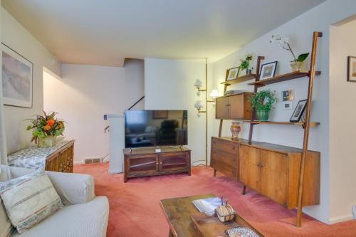 Rochester House | Convenient, Pet-Friendly Rochester Vacation Rental