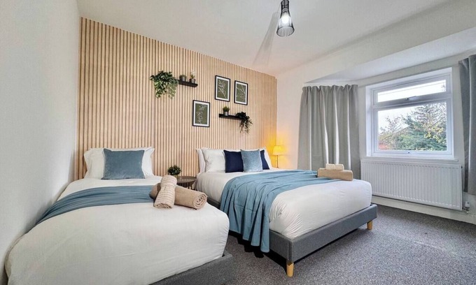 Tokyngton Apartment | Convenient Private Triple Room 30 Min to Central