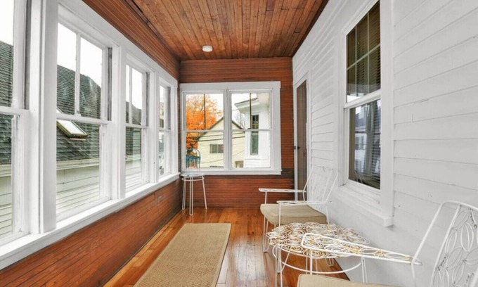 Southern Coast Apartment | Convenient Saco Apartment: King Bed & Free Parking