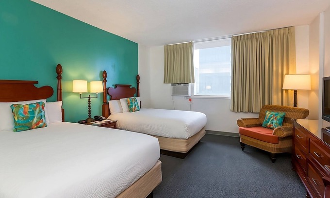 Ala Moana House | Convenient Stay in Hawaii! 2 Comfortable Units, Pets Allowed, Onsite Pool