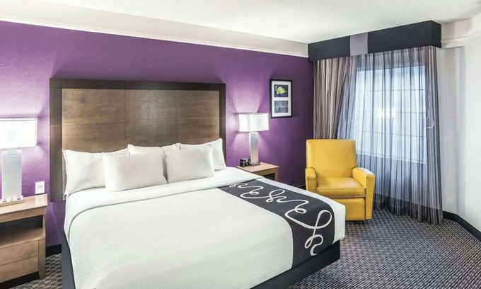 Woodlands Village House | Convenient Stay, Superb Location! 3 Pet-Friendly Units, Free Breakfast