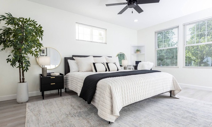 Roselawn Finance House | convenient to everything kingx3 free onsite parking full kitchen ping pong