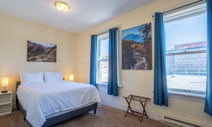 Enterprise Apartment | Conveniently Located 2 BD in Heart of Enterprise