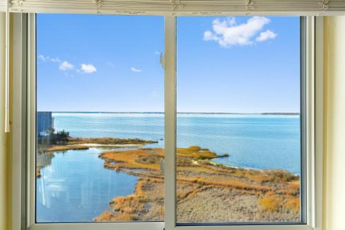 Midtown Ocean City House | Convention Center Bay Front 2 Bedroom Condo