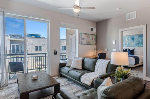 Rio Grande Apartment | Convention Center Lux - 2BR 2BA - Pool Gym HotTub