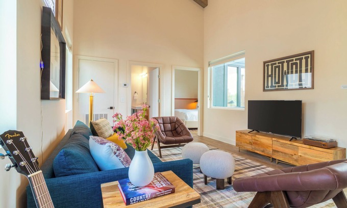 Buena Vista House | Conway Buyout - 2 Units by AvantStay | DT Nash!