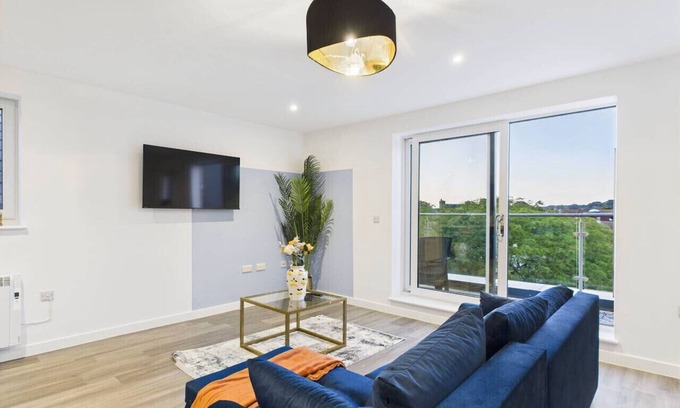 Cooden Apartment | Cooden Beach | Sleeps 10 | Parking