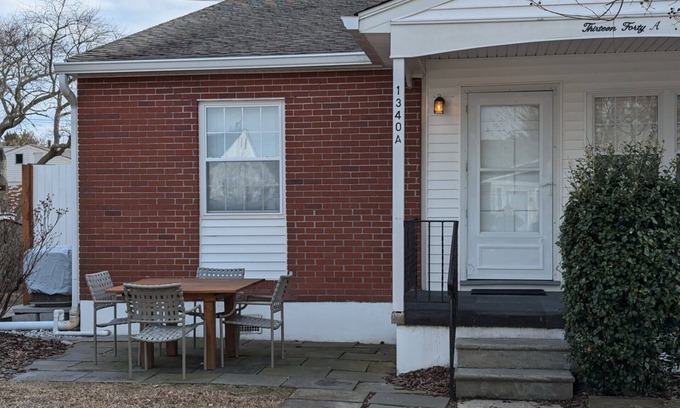 Cape May House | Cool Cape May Cottage with WiFi and AC. 7 blocks to the beach!