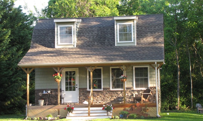 Lewes Cottage | Cool Little Cottage Minutes forFrom Beaches, Shopping and Dining