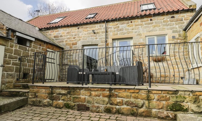 Briggswath Cottage | COOPERS BARN, pet friendly, character holiday cottage in Egton
