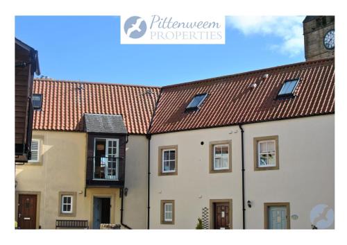 Kilrenny House | Coorie Cottage- stylish townhouse Anstruther