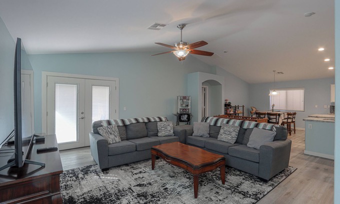 Maricopa House | Copa Entertainment District- Family & Dog-Friendly