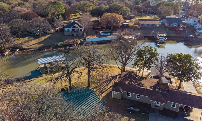 Gun Barrel City House | Copeland Cottage Beautiful lake house discounted priices