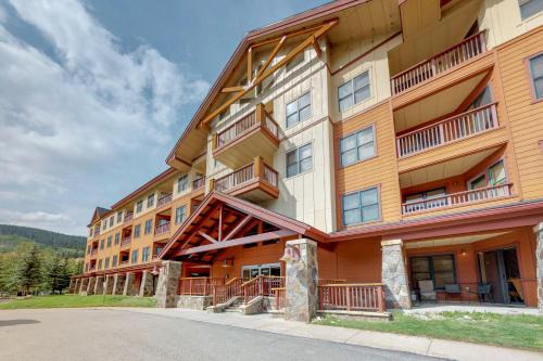 East Village at Copper Apartment | Copper Springs