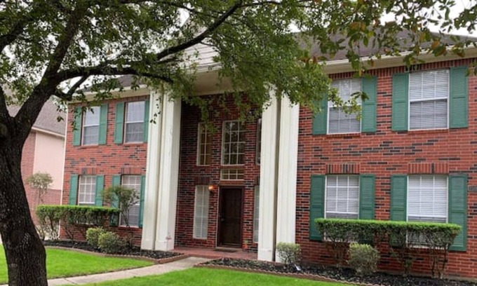 Barker House | Copperfield Village Family Retreat