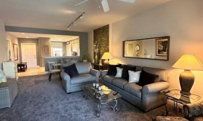 Tropical Cove Condo | Coral Cottage at Lexington CC Lake Village