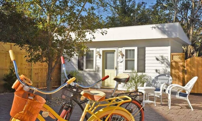 Morehead City House | Coral Cottage in Beaufort Historical District